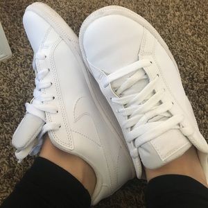 Women’s Nike Court Majestics